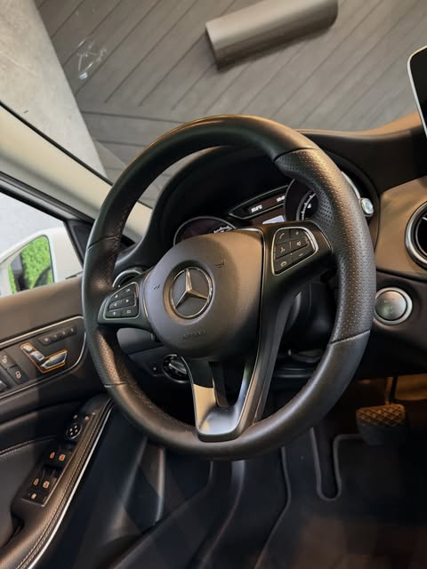 MERCEDES-BENZ GLA 200 - Imagem 6