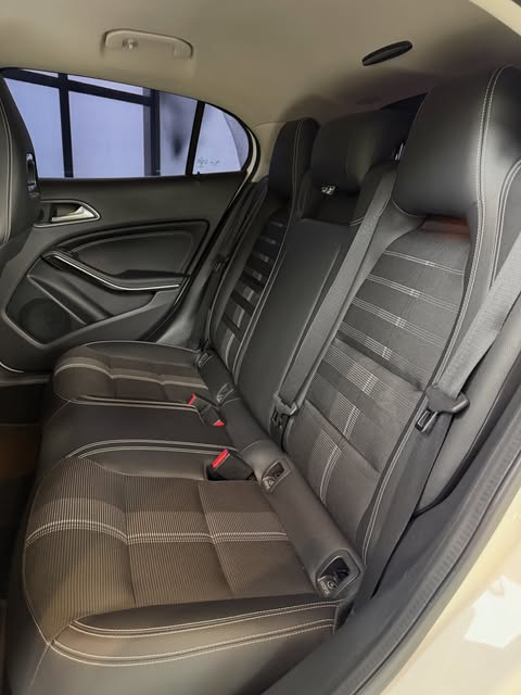 MERCEDES-BENZ GLA 200 - Imagem 8