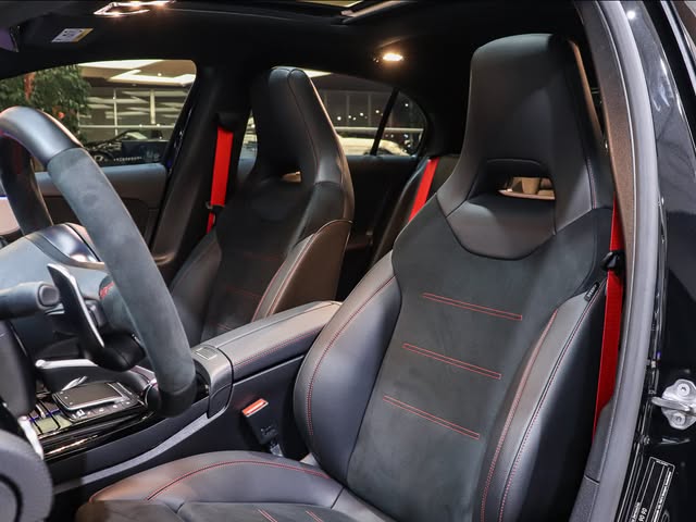MERCEDES-BENZ A 45 AMG AMG - Imagem 8
