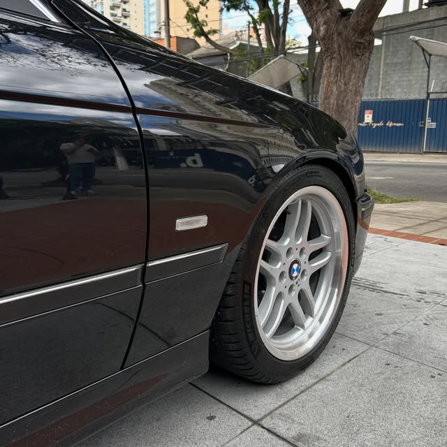 BMW 528I - Imagem 6