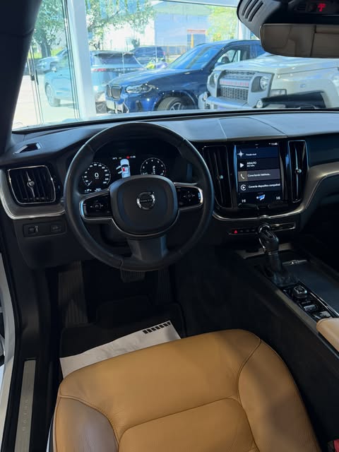 VOLVO XC60 MOMENTUM - Imagem 2