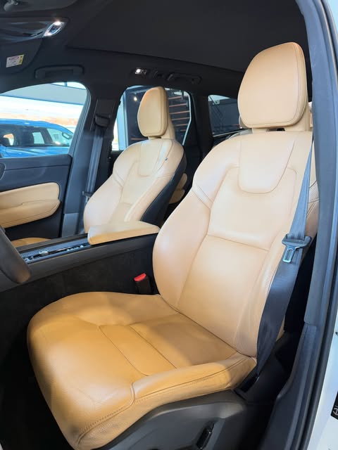 VOLVO XC60 MOMENTUM - Imagem 3