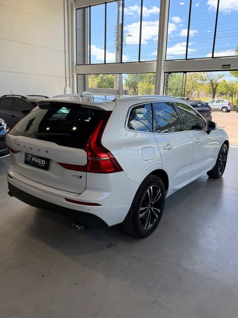 VOLVO XC60 MOMENTUM - Imagem 7