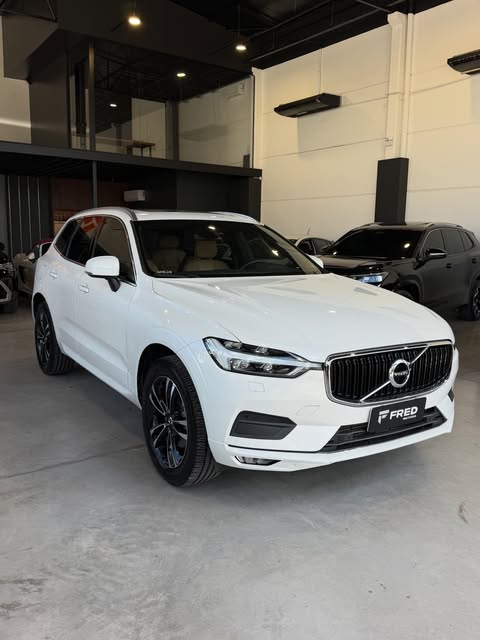 VOLVO XC60 MOMENTUM - Imagem 9
