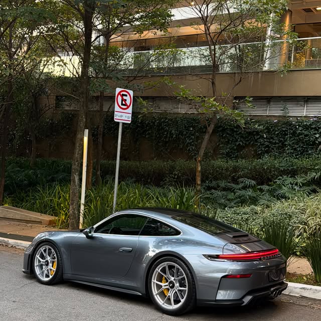PORSCHE 911 GT3 TOURING - Imagem 13