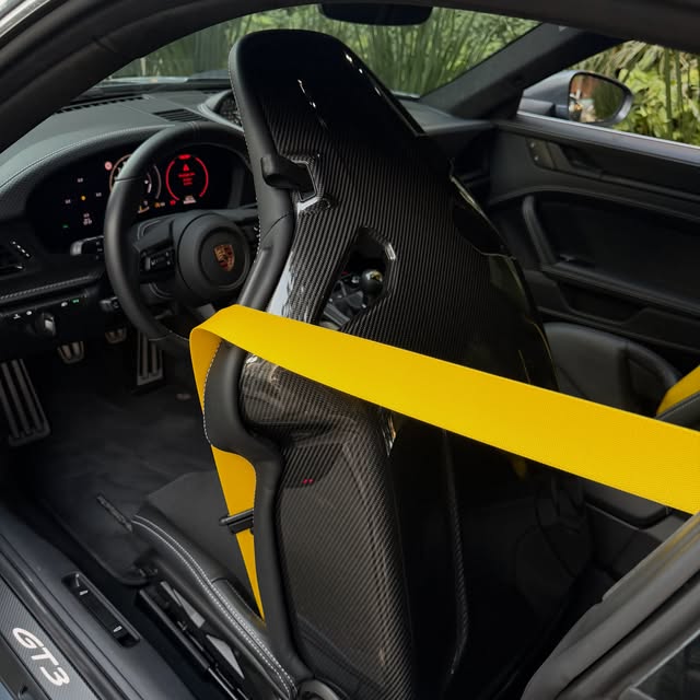 PORSCHE 911 GT3 TOURING - Imagem 14