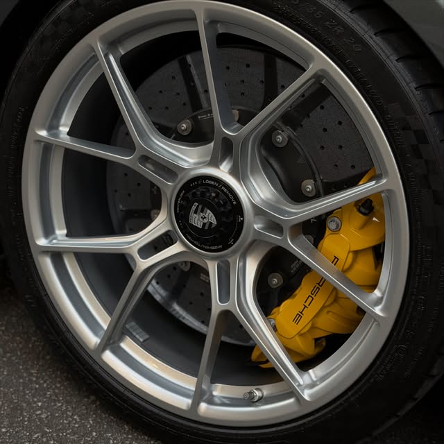 PORSCHE 911 GT3 TOURING - Imagem 15