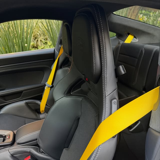PORSCHE 911 GT3 TOURING - Imagem 4