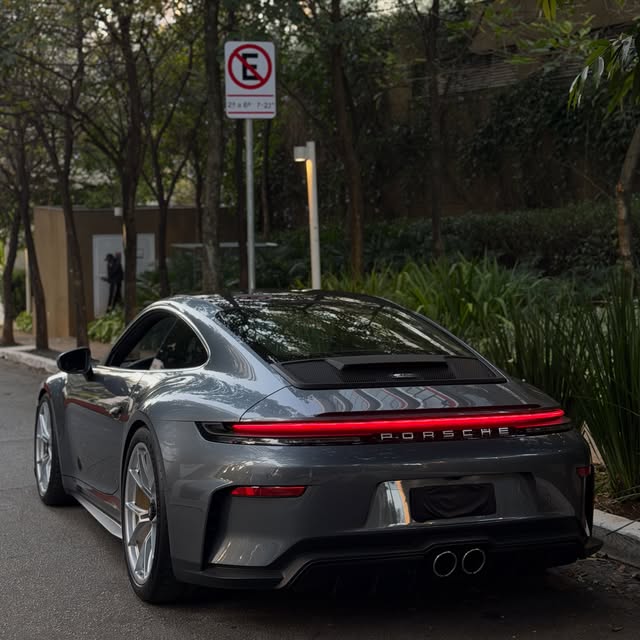 PORSCHE 911 GT3 TOURING - Imagem 7