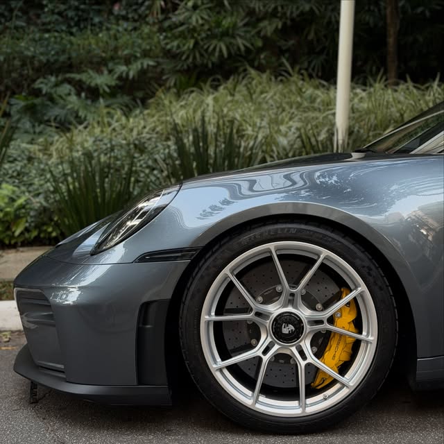 PORSCHE 911 GT3 TOURING - Imagem 9