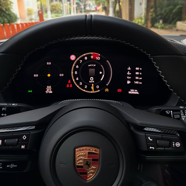 PORSCHE 911 GT3 TOURING - Imagem 10