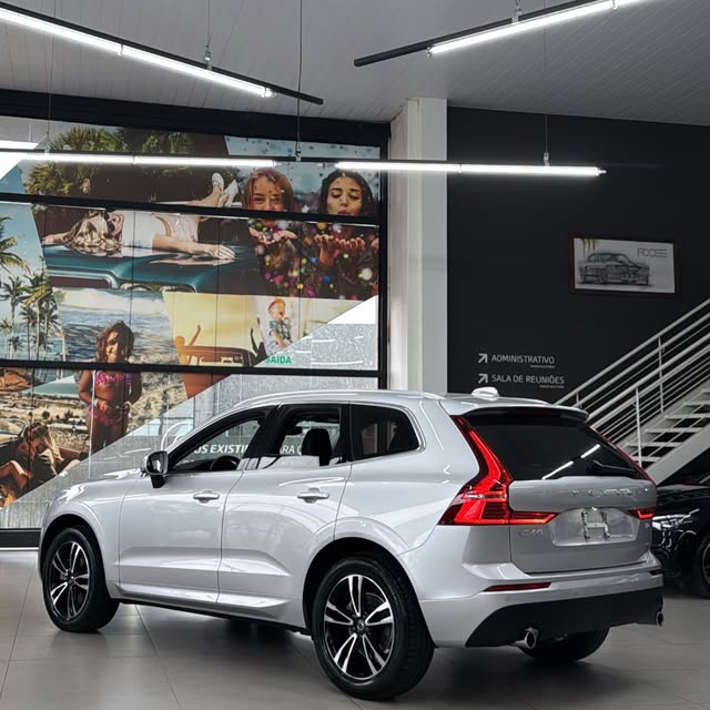 VOLVO XC60 MOMENTUM - Imagem 3