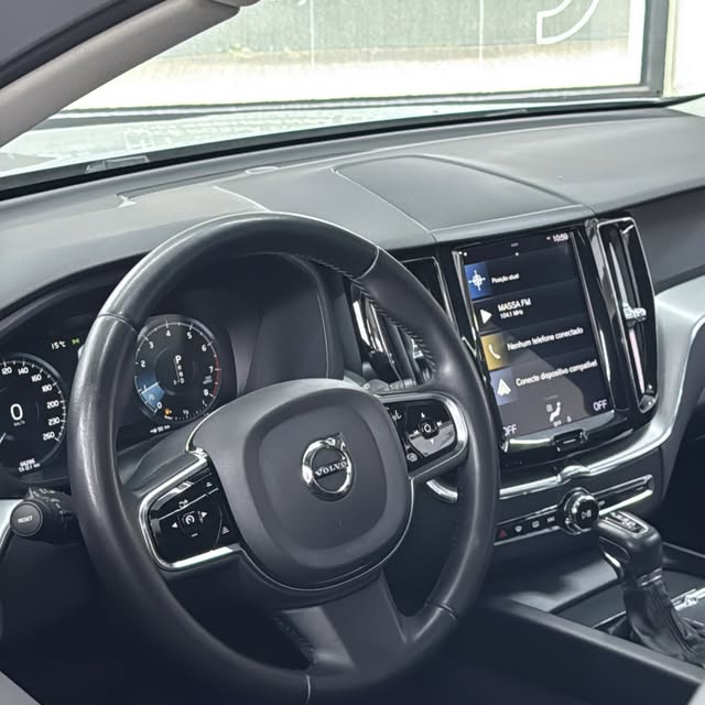 VOLVO XC60 MOMENTUM - Imagem 4
