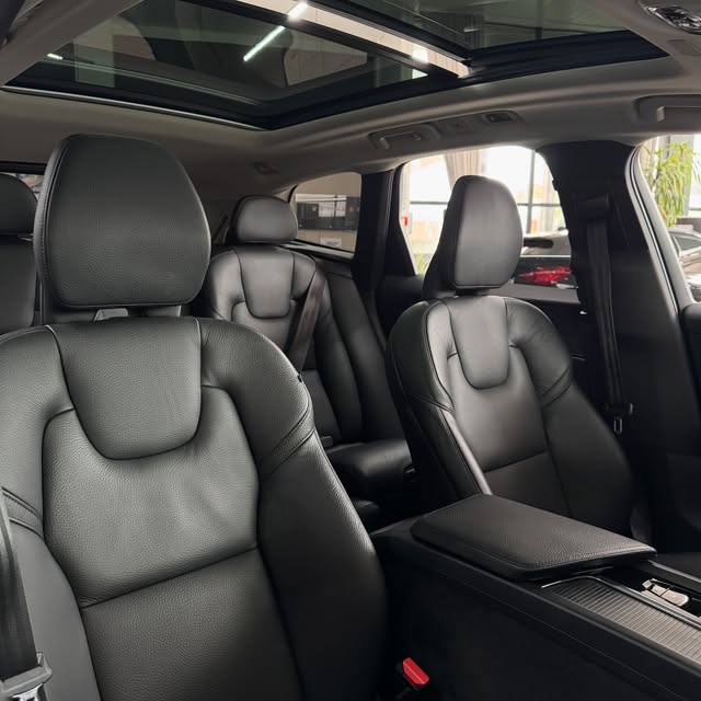 VOLVO XC60 MOMENTUM - Imagem 6