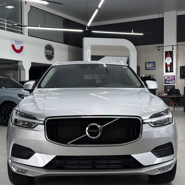 VOLVO XC60 MOMENTUM - Imagem 7
