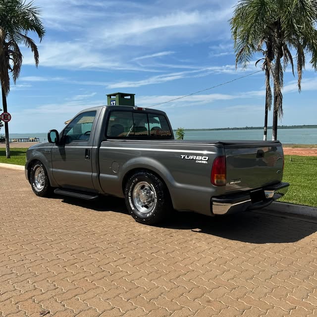 FORD F-250 XLT-L - Imagem 5