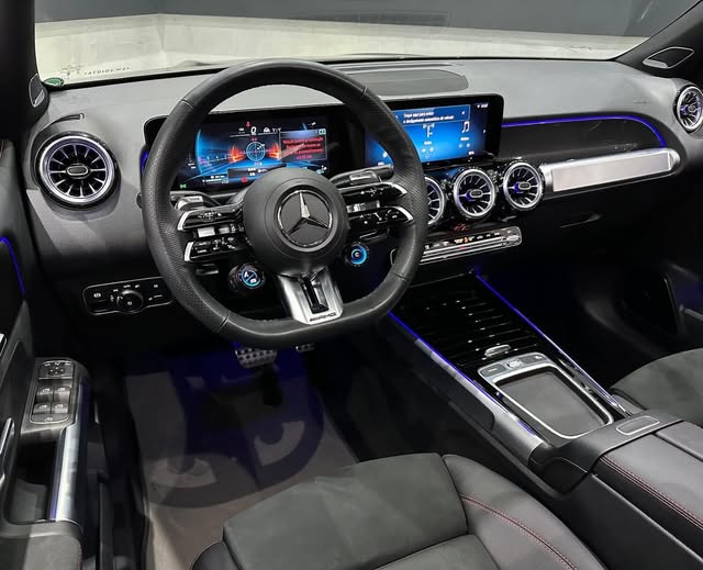 MERCEDES-BENZ GLB 35 AMG - Imagem 6