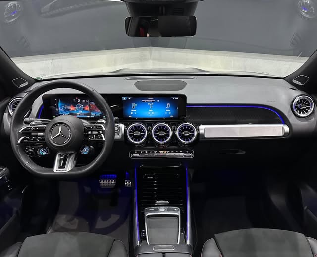MERCEDES-BENZ GLB 35 AMG - Imagem 7