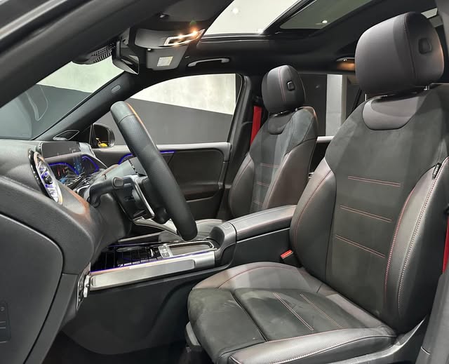 MERCEDES-BENZ GLB 35 AMG - Imagem 9