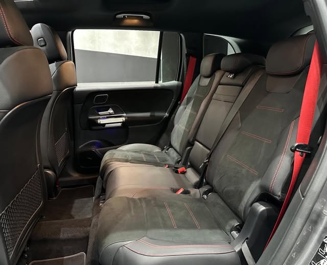 MERCEDES-BENZ GLB 35 AMG - Imagem 10