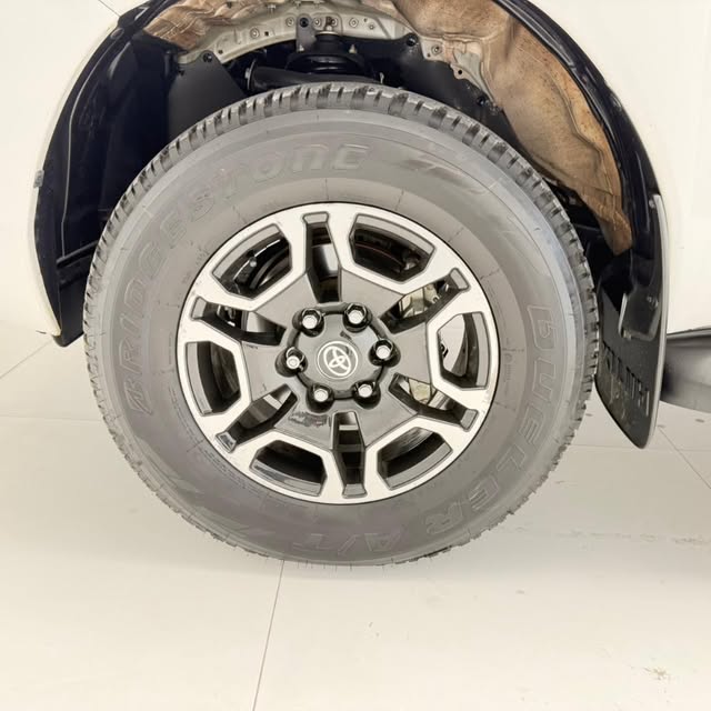 TOYOTA HILUX CD SR 4X4 2.8 TDI DIESEL AUT. - Imagem 8
