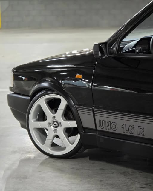FIAT UNO 1.6R - Imagem 7