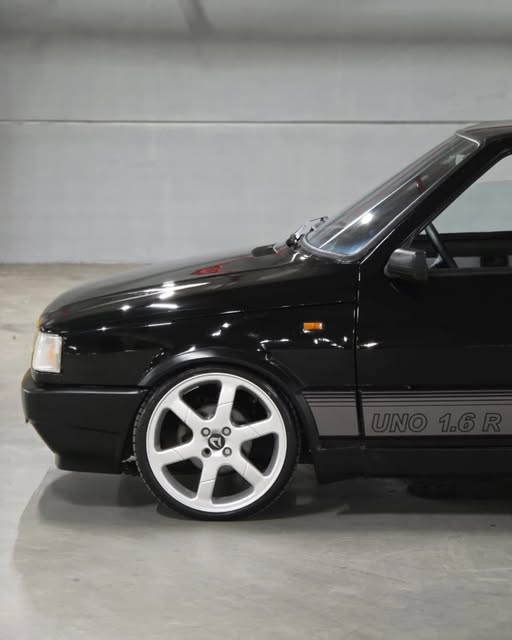 FIAT UNO 1.6R - Imagem 10