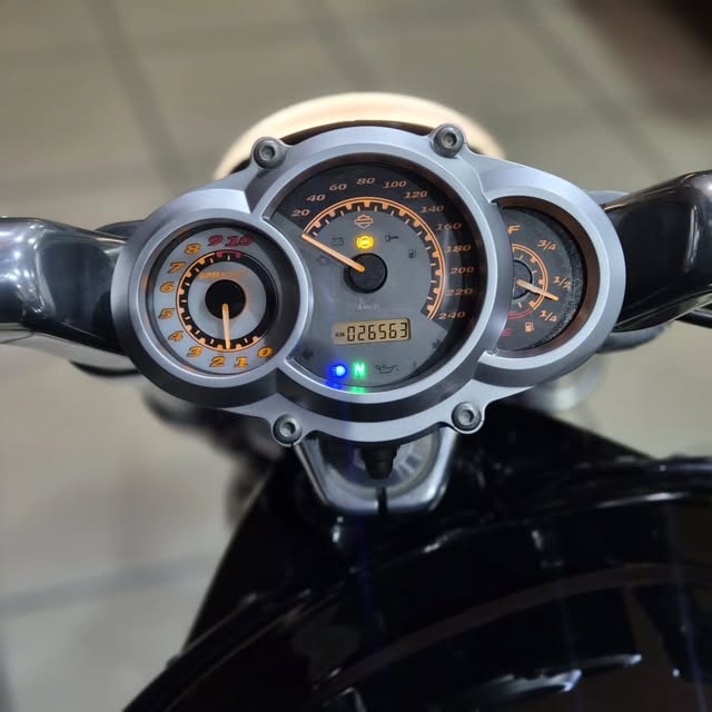 HARLEY-DAVIDSON V-ROD MUSCLE - Imagem 7