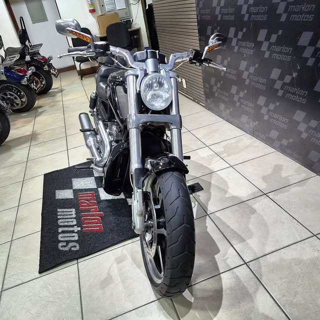 HARLEY-DAVIDSON V-ROD MUSCLE - Imagem 9