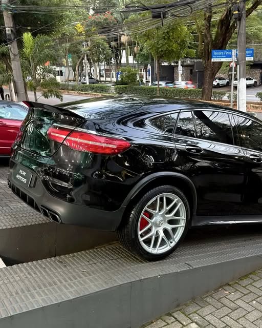 MERCEDES-BENZ GLC 63 AMG - Imagem 5
