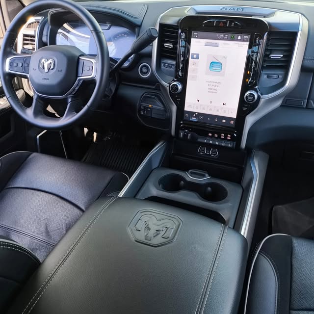 RAM 2500 LARAMIE - Imagem 9