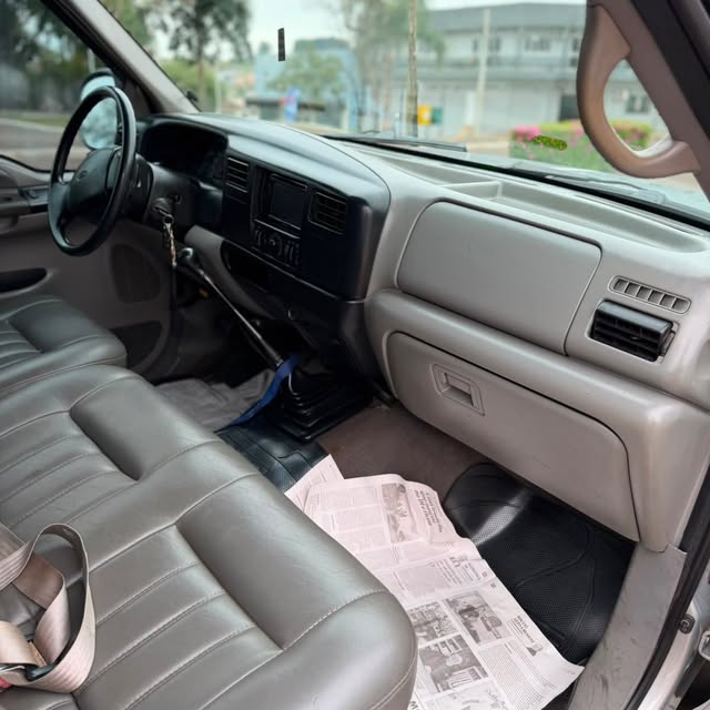 FORD F-250 XLT-L - Imagem 14