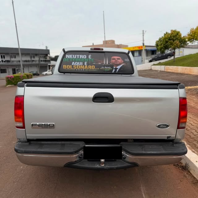 FORD F-250 XLT-L - Imagem 8