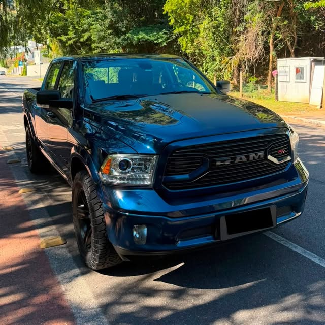 RAM CLASSIC LARAMIE - Imagem 2