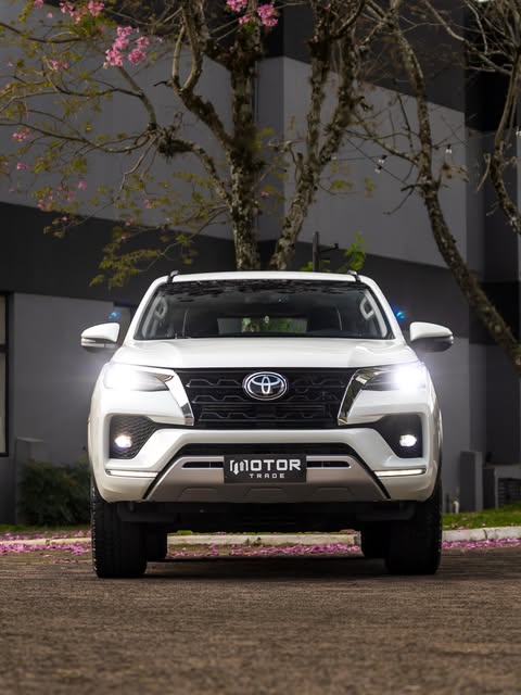 TOYOTA HILUX SW4 SRX - Imagem 2