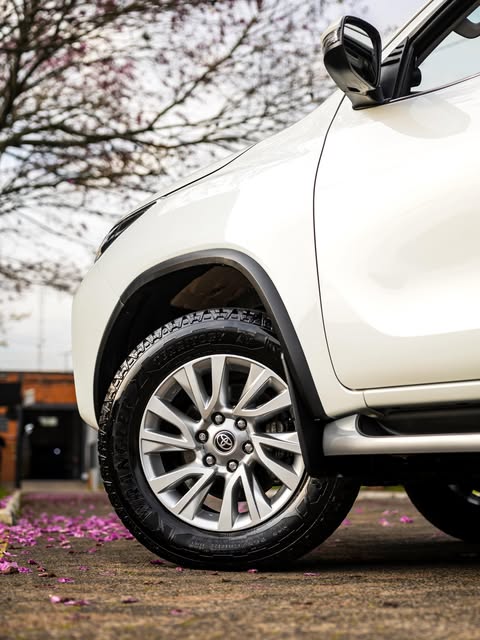 TOYOTA HILUX SW4 SRX - Imagem 14