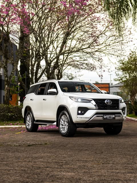 TOYOTA HILUX SW4 SRX - Imagem 3