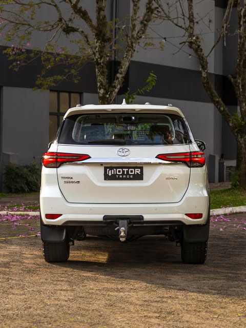 TOYOTA HILUX SW4 SRX - Imagem 5