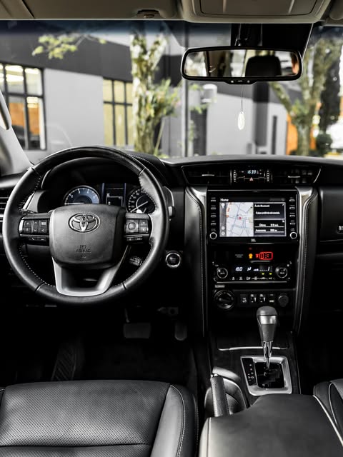 TOYOTA HILUX SW4 SRX - Imagem 6