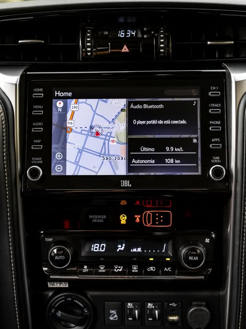 TOYOTA HILUX SW4 SRX - Imagem 10