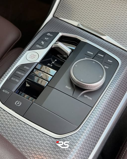 BMW 320I M SPORT - Imagem 9