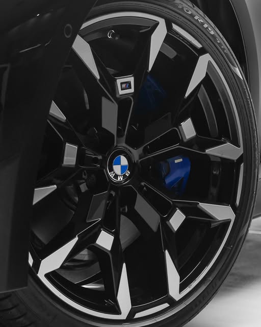 BMW 320I M SPORT - Imagem 6
