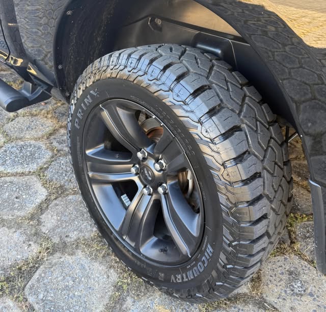 RAM CLASSIC LARAMIE NIGHT EDITION - Imagem 8