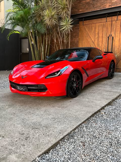 CHEVROLET CORVETTE STINGRAY Z51 - Imagem 1