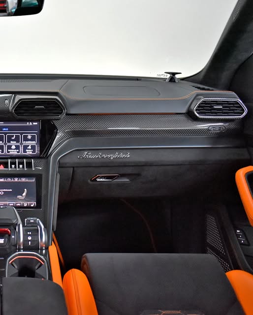 LAMBORGHINI URUS - Imagem 5
