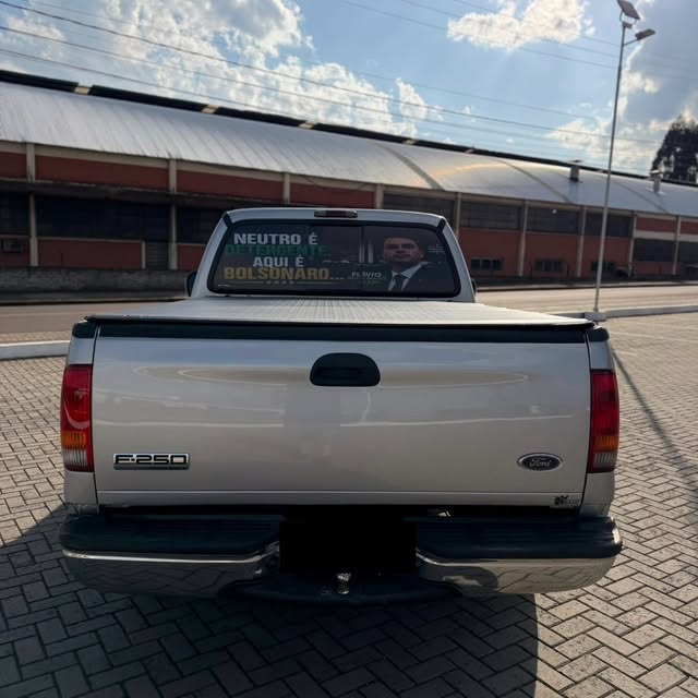 FORD F-250 XLT-L - Imagem 8