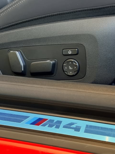 BMW M4 COMPETITION - Imagem 16