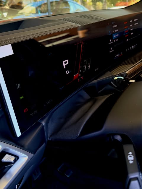 BMW M4 COMPETITION - Imagem 17