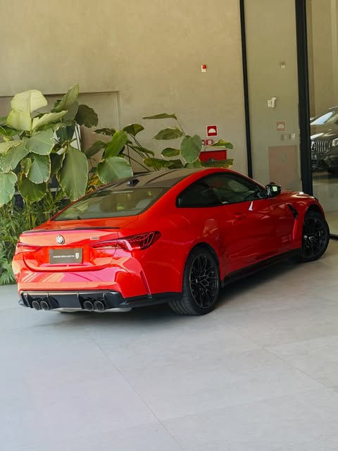 BMW M4 COMPETITION - Imagem 19