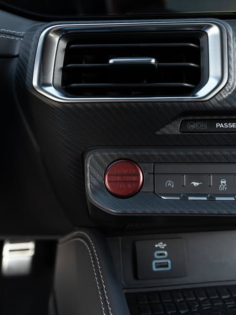 FORD MUSTANG GT 5.0 V8 - Imagem 9